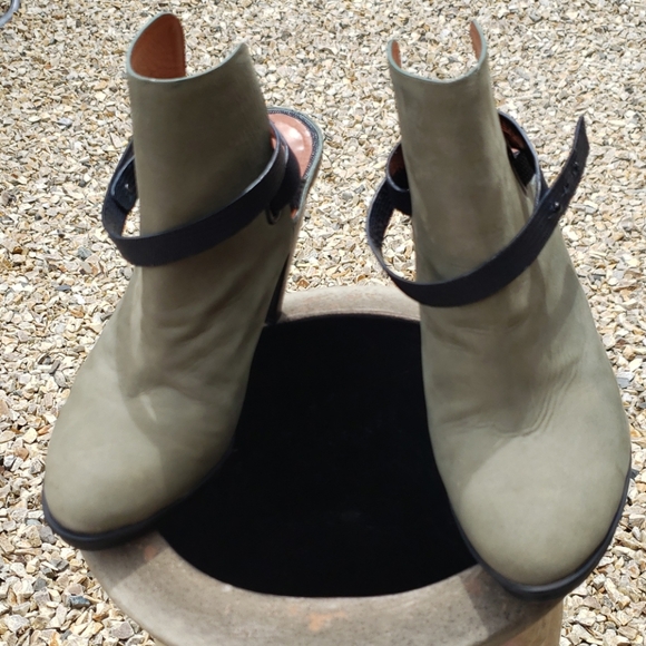 Rebecca Minkoff Ankle Harness Clog Sz 9.5 - Picture 4 of 4